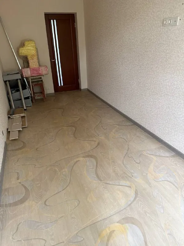 продам 3х комнатную квартиру 🌇г. донецк, пр. партизанский 84, киевский район. 📍 ✅дом кирпичный, квартира с ремонтом, теплая, не угловая, все коммуникации новые, новая проводка. ✅есть кладовка. ✅расположена на 4 этаже 4х этажного дома, крыша не течет (делался капитальный ремонт крыши). ✅рядом садик, школа, остановки, магазины. 💰цена 5 500 000 ₽ 📲☎️+79493220324 подписаться | дать объявление - фотография - 4