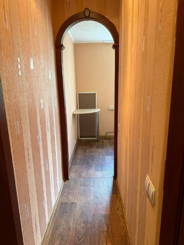 продам 3х комнатную квартиру 🌇г. донецк, пр. партизанский 84, киевский район. 📍 ✅дом кирпичный, квартира с ремонтом, теплая, не угловая, все коммуникации новые, новая проводка. ✅есть кладовка. ✅расположена на 4 этаже 4х этажного дома, крыша не течет (делался капитальный ремонт крыши). ✅рядом садик, школа, остановки, магазины. 💰цена 5 500 000 ₽ 📲☎️+79493220324 подписаться | дать объявление - фотография - 7