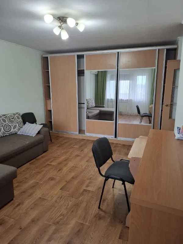 срочная продажа двухкомнатной квартиры в городе донецке 🌇донецк, донецк сити, артема📍 ✅этаж 6/9 ✅современный ремонт, полностью укомплектована мебелью и техникой. ✅встроенная кухня, посудомоечная машина, гардеробная, угловой диван. ❗️идеально под аренду! 💧вода доходит. ✅огромная лоджия на всю ширину квартиры позволяет без проблем поставить на ней водонакопители любого размера! 💰цена  5,7 млн, возможен торг. 📲☎️+79493389894 ан евгения подписаться | дать объявление - фотография - 4