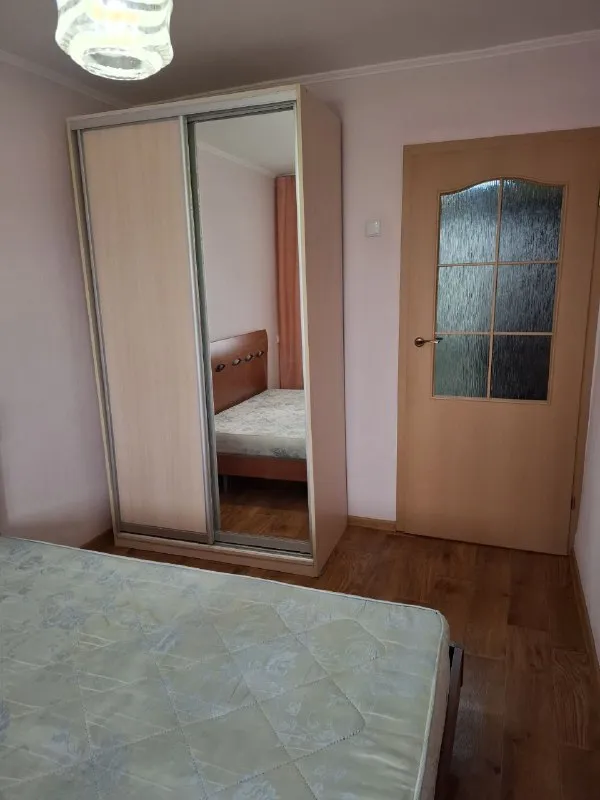 срочная продажа двухкомнатной квартиры в городе донецке 🌇донецк, донецк сити, артема📍 ✅этаж 6/9 ✅современный ремонт, полностью укомплектована мебелью и техникой. ✅встроенная кухня, посудомоечная машина, гардеробная, угловой диван. ❗️идеально под аренду! 💧вода доходит. ✅огромная лоджия на всю ширину квартиры позволяет без проблем поставить на ней водонакопители любого размера! 💰цена  5,7 млн, возможен торг. 📲☎️+79493389894 ан евгения подписаться | дать объявление - фотография - 5