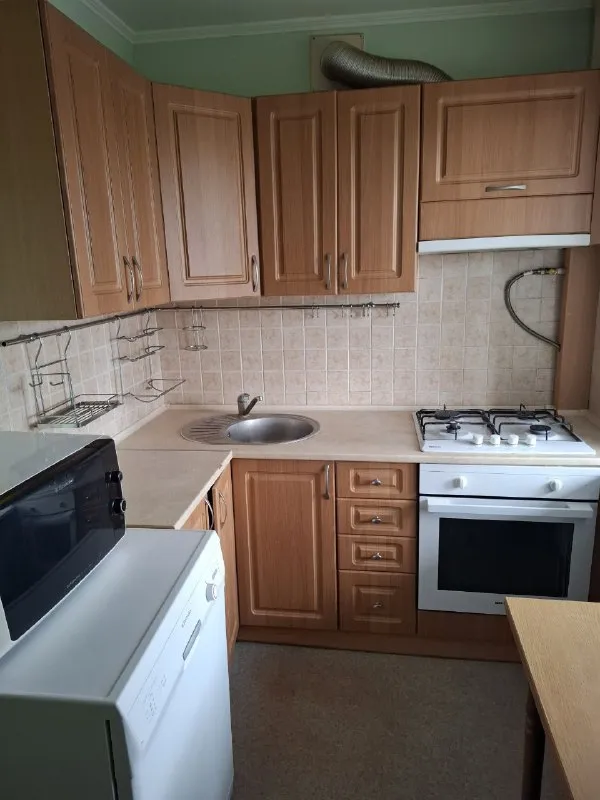 срочная продажа двухкомнатной квартиры в городе донецке 🌇донецк, донецк сити, артема📍 ✅этаж 6/9 ✅современный ремонт, полностью укомплектована мебелью и техникой. ✅встроенная кухня, посудомоечная машина, гардеробная, угловой диван. ❗️идеально под аренду! 💧вода доходит. ✅огромная лоджия на всю ширину квартиры позволяет без проблем поставить на ней водонакопители любого размера! 💰цена  5,7 млн, возможен торг. 📲☎️+79493389894 ан евгения подписаться | дать объявление - фотография - 8