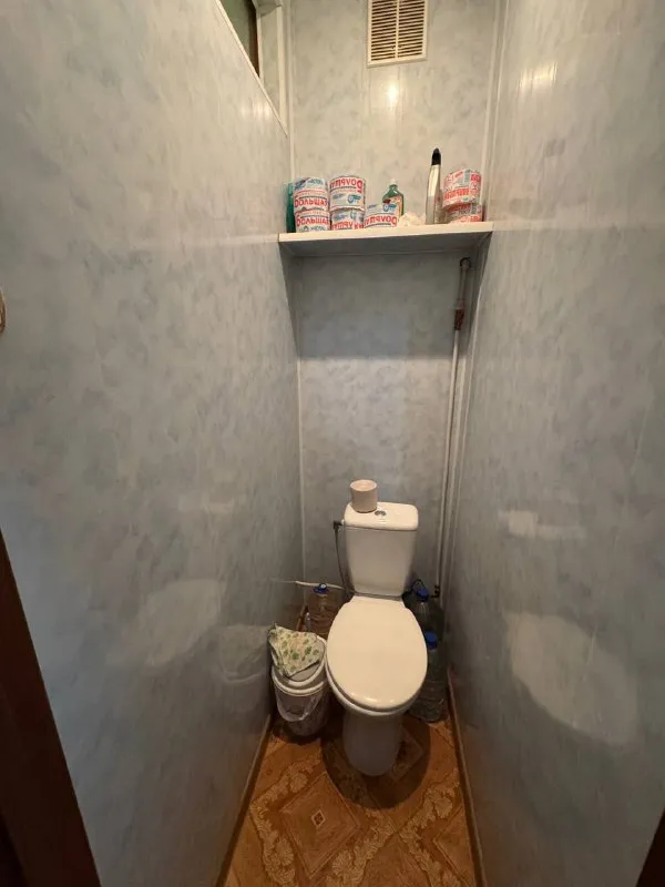 продам двухкомнатную квартиру 🌇г. макеевка, ул. депутатская📍 ✅квартира сталинка ✅общая площадь 56кв. м, 2 этаж, 4 этажного дома, не угловая. ✅мебель частично остается ! ✅состояние жилое ! 👍шикарное месторасположение: школа, детский сад, остановка общественного транспорта, магазины ! рядом продается однокомнатная квартира ! можно из двух сделать трехкомнатную ❗️❗️ 📑документы готовы ! 💰цена 3 500 000 ₽ ☎️+79493418412 лилия ан терем подписаться | дать объявление - фотография - 10