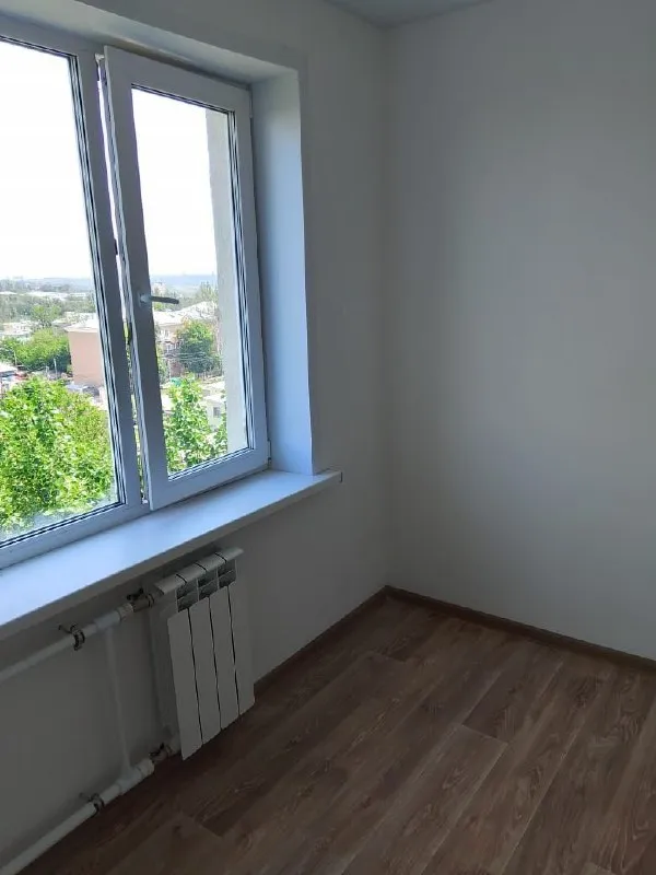 продам 3-х комнатную квартиру от собственника❗️ 🌇в центре мариуполя. 📍 ✅квартира расположена в районе центрального рынка. ✅тихий, уютный двор ✅квартира после ремонта. ✅общая площадь 57м. 💰цена 5.500.000 ₽ реальному покупателю торг. 📲☎️+79495884920 наталья подписаться | дать объявление - фотография - 3