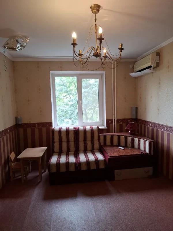 спешите купить! трёхкомнатную квартиру 🌇донецк, мединститут калининский район. прекрасное место - пр. ильича📍 ✅5/9 эт дома, дом расположен во дворе вдали от шума и пыли! ✅возле дома школа и детский садик, в шаговой доступности тц молоко, рынок ул. марии ульяновой, мед университет. ✅дом очень тёплый! для семьи идеальный вариант! ✅квартира с хорошим ремонтом, можно зайти и жить. ✅комнаты все раздельные. 📑документы готовы. 💰цена обсуждается. старт 8,3 млн торг. 📲☎️+79493389894 ан евгения подписаться | дать объявление - фотография - 5