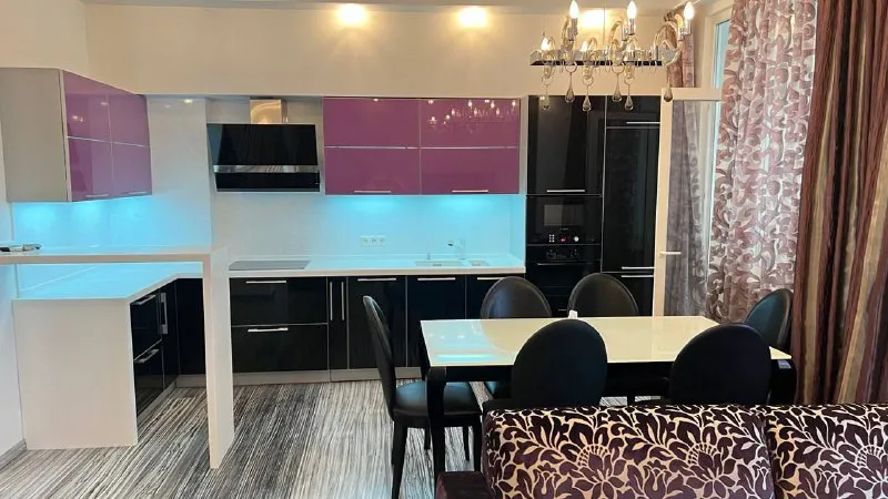 продам двухкомнатную квартиру 🌇донецк, в жк «диск» на маяковского, 20а. 📍 ✅просторная студия 80 квадратных метров с отдельной спальней. 👍из окон открывается вид на реку кальмиус. ✅этаж 13/24 📑документы готовы 💰цена 13 000 000 ₽ ☎️+79497059697 ан новый донбасс подписаться | дать объявление - фотография - 4