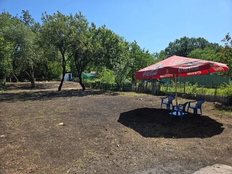 продам дачу 🏡 домик с гаражом 🌇г. макеевка район ж/д вокзала за каналом садовое общество "нива" 📍 ✅в обществе есть свет, интернет, охрана. ✅общий размер дома 6,5 на 6,5 метров. ✅общая площадь участка 5,3 сотки. 🅿размер гаража 6,5 на 3,7 метра, есть яма. ✅размер комнаты 6,5 на 2,8 метра. 💰цена 650 тысяч рублей. 🔥 📲☎️+7 949 30 888 30 подписаться  |  дать объявление - фотография - 4