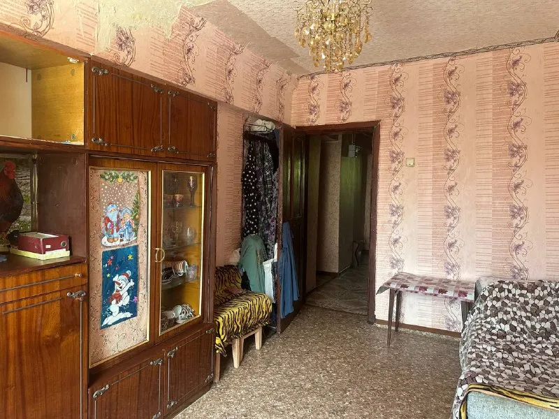 продам двухкомнатную квартиру 🌇донецк возле донецк-сити📍 ✅квартира в хорошем, жилом состоянии: пластиковые окна, заменены трубы. ✅комнаты и санузел раздельные. ✅полностью меблирована ✅площадь 53 кв. м. ✅этаж 4/4 📑документы готовы, собственники на сделке. 💰цена 4 100 000 ₽ 📲☎️+79493410484 ан новый донбасс подписаться | дать объявление - фотография - 4