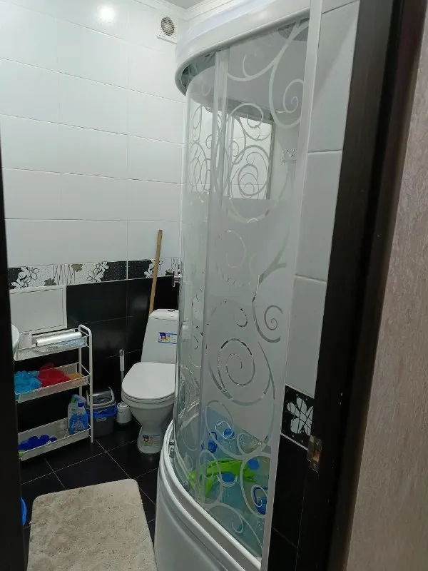 посуточно квартира в донецке 🌇квартира расположена напротив донецк-сити, киевский район📍 ✅квартира однокомнатная 👍квартира укомплектована всем необходимым для вас: чистота, уют, интернет, средства гигиены (гель для душа, шампунь, зубная щетка, паста, тапочки (одноразовые). ✅квартира ранее не сдавалась, домашний уют сохранился :-) 💰цена 5000-7000 ₽(от одних суток (торг), при заселении на долгий срок, цена обговаривается) все вопросы по телефону: 📲☎️+79496593145. подписаться  |  дать объявление - фотография - 6