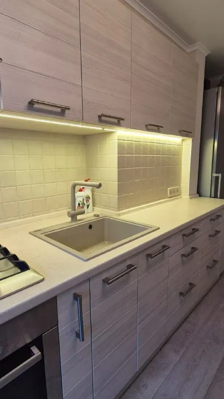 продаю трёхкомнатную квартиру 🌇г. донецк, пр киевский 55 б, ориентир : шт. засядько, ул. полиграфическая📍 💰стоимость 6.2 млн. ₽ ✅площадь 66 м² ✅с ремонтом, мебелью, техникой! ✅квартира расположена на☝️ 3м этаже в 9ти этажном доме 📸фото соответствует! ☝️в квартире сделан, качественный ремонт! - фотография - 8