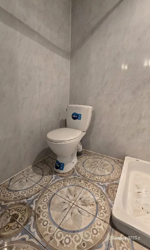 продам 2х комнатный дом 47 м² 🌇г макеевка, кировский район, ул колонии марии, до "галактики" 1500 метров📍 💰цена 850 000 рублей, без торга 🏡дом жилой, общей площадью 47 м², просторная кухня ( студия) 13 м², огромная комната 23 м², санузел в доме, душевая кабина. 💦вода в дом проведена, печное отопление, газ по забору, высота потолков 3 м, участок земли 5 соток. 🌎земля не приватизированная, выход со двора на две улицы 📲☎️+7949 451 3060 или пишите в телеграм с радостью отвечу на все вопросы! подписаться | дать объявление - фотография - 5