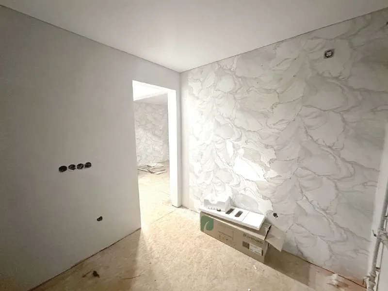 🅰️🅰️🅰️🅰️🅰️🅰️ продам 1-комнатную квартиру. квартира от собственника (агентства не беспокоить) 🌇г. макеевка, квартал химик 📍 📑документы в порядке, прописанных нет, все справки 0-ки по воде и т. д. предоставлю на сделке. ✅квартира в росреестре. ✅теплый пол, новая проводка, трубы, отопление, бак в полу на пол тонны с насосом (бесшумный) и многое другое по телефону расскажем или покажем по договоренности. ❗️продажа срочная. ✅делали для себя квартиру. 💰цена: 1 650 000 руб. 📲☎️+79497026075 вероника. # - фотография - 2