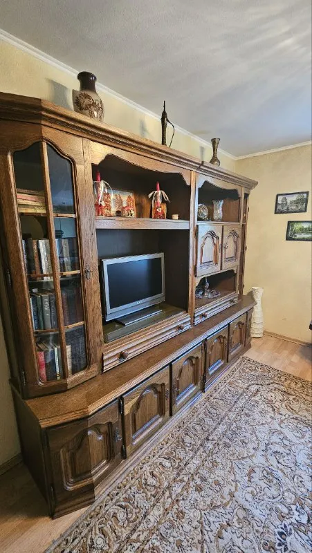 аренда 2-комнатной квартиры, ориентир донецк-сити/донуги тихий двор. по планировке гостиная-студия, спальная комната с балконом, большой совмещенный сан. узел с угловой ванной, прихожая с шкафом-купе. квартира полностью укомплектована мебелью и техникой и готова для заселения. арендная плата 25 000р, дополнительно к/у, залог. комиссия ан. +79493124599 (telegram, whatsapp) - наталья. с уважением "центр недвижимости мир". - фотография - 3