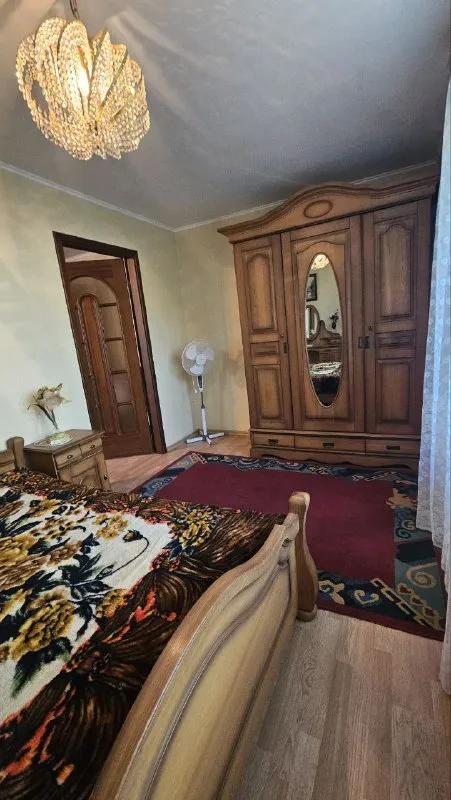 аренда 2-комнатной квартиры, ориентир донецк-сити/донуги тихий двор. по планировке гостиная-студия, спальная комната с балконом, большой совмещенный сан. узел с угловой ванной, прихожая с шкафом-купе. квартира полностью укомплектована мебелью и техникой и готова для заселения. арендная плата 25 000р, дополнительно к/у, залог. комиссия ан. +79493124599 (telegram, whatsapp) - наталья. с уважением "центр недвижимости мир". - фотография - 5