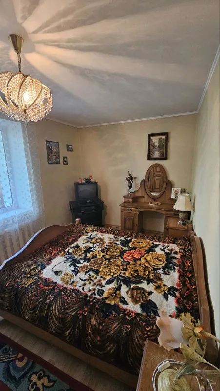 аренда 2-комнатной квартиры, ориентир донецк-сити/донуги тихий двор. по планировке гостиная-студия, спальная комната с балконом, большой совмещенный сан. узел с угловой ванной, прихожая с шкафом-купе. квартира полностью укомплектована мебелью и техникой и готова для заселения. арендная плата 25 000р, дополнительно к/у, залог. комиссия ан. +79493124599 (telegram, whatsapp) - наталья. с уважением "центр недвижимости мир". - фотография - 6