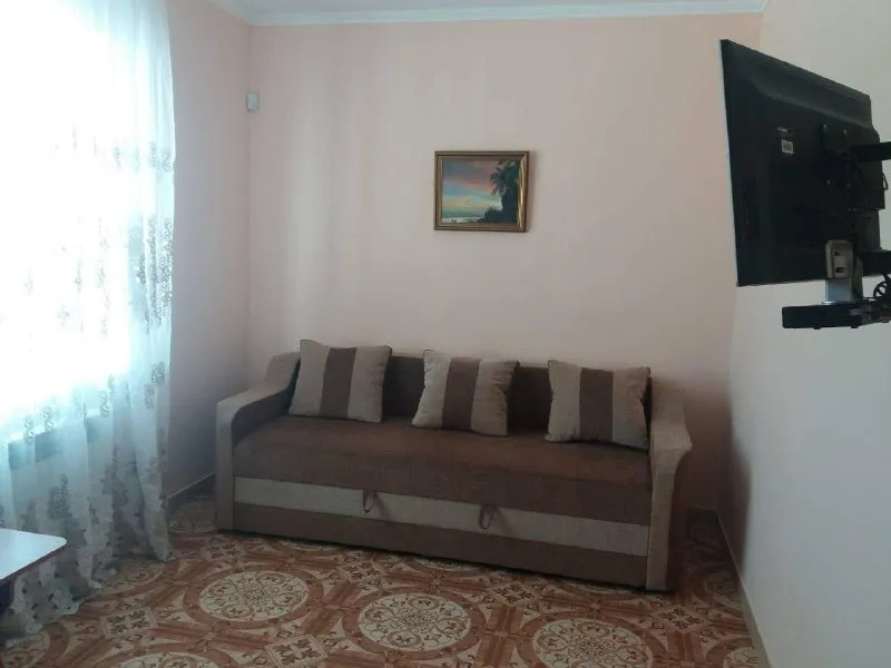 🅰️🅰️🅰️🅰️🅰️🅰️ 🅰️🅰️🅰️ продам жилой дом 140 м2 и гостевой дом 254 м2 (гостиница на 8 номеров) на одном участке в курортном городе приморск по ул. Суворова. Участок 18 соток. Документы готовы. Дома с хорошим ремонтом. Продаются с мебелью и всей техникой. Цена 29 млн. Руб. Тел. +7990-120-61-12 - фотография - 9