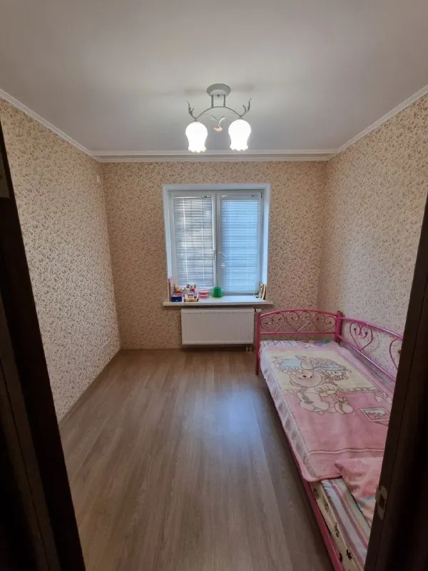 ⚡недвижимость днр⚡ ‼️продажа квартиры‼️ 🏡продажа комнатная квартира калининский р-н 🗺г. донецк днр 📍ориентир: магазин визон ✅этажность–1/3 жилого дома ✅общая площадь–66.5 м2 гостиная совмещена с кухней 19.5 м2, высокие потолки ✅в квартире установлено автономное отопление три комнаты изолированные, санузел совмещённый ✅в наличии посудомоечная и стиральная машины жилое состояние ✅вода идёт вся инфраструктура в шаговой доступности: магазины, больница, детский садик, школа, кафе 🧾документы готовы 🔥собственник 💴цена: 10🍋500.000 руб. ‼️торг ☎️+7(949) 617-59-20 📨подписаться - фотография - 2