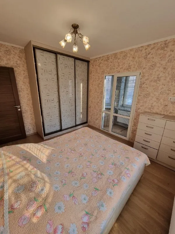 ⚡недвижимость днр⚡ ‼️продажа квартиры‼️ 🏡продажа комнатная квартира калининский р-н 🗺г. донецк днр 📍ориентир: магазин визон ✅этажность–1/3 жилого дома ✅общая площадь–66.5 м2 гостиная совмещена с кухней 19.5 м2, высокие потолки ✅в квартире установлено автономное отопление три комнаты изолированные, санузел совмещённый ✅в наличии посудомоечная и стиральная машины жилое состояние ✅вода идёт вся инфраструктура в шаговой доступности: магазины, больница, детский садик, школа, кафе 🧾документы готовы 🔥собственник 💴цена: 10🍋500.000 руб. ‼️торг ☎️+7(949) 617-59-20 📨подписаться - фотография - 4