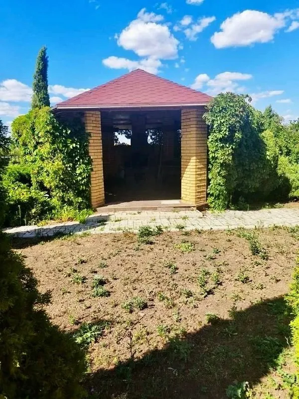 ⚡недвижимость днр⚡ ‼️продажа дома‼️ 🏠продажа шикарного загородного 2- уровневого дома + гостевой дом + сауна/ бассейн + гараж в 20 км. от центра г. донецк, с. красное, г. о. 🗺докучаевск днр ✅продам дом, общей s - 306 м2., расположен на земельном участке 45 соток (участок приватизирован) с ландшафтным дизайном и зоной барбекю. ✅гостевой дом общей s - 98 м2 ✅три гаражных бокса и отдельное помещение с установленной системой подачи воды: 3 накопительных бака объемом по 1.5 куба - фотография - 2