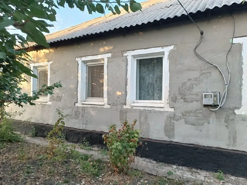 ⚡недвижимость днр⚡ ‼️продажа дома‼️ 🏡продается дом📍г. донецк днр🗺пролетарский район ✅общая площадь–76.4 м2 🏡дом шлакоблочный, фундамент высокий газифицирован, двухконтурный газовый котёл, пластиковые окна, частично утеплены стены, вода, санузел в доме, сливная яма, гараж, хоз постройки 🧾документы готовы 🔥собственник 💴цена: 4🍋500.000 руб ☎️+7(949) 342-02-37 📨подписаться - фотография - 6