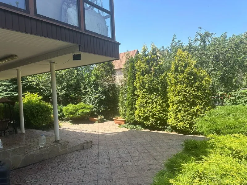 ⚡недвижимость днр⚡ ‼️продажа дома‼️ 🏡продается этажный дом 🗺г. макеевка днр гвардейка, возле кафе малиновка ✅общая площадь дома–350 м2 10 соток земли ✅подъезд хороший, центральная канализация ✅рядом магазины, школа, детский садик, рынок от дороги 100 метров ✅в доме четыре спальни, два санузла, балкон с выходом во двор ✅везде плитка, ландшафтный дизайн 🧾документы готовы 💴цена: 20🍋000.000 ₽ ☎️+7(949) 577-97-42 📨подписаться - фотография - 2