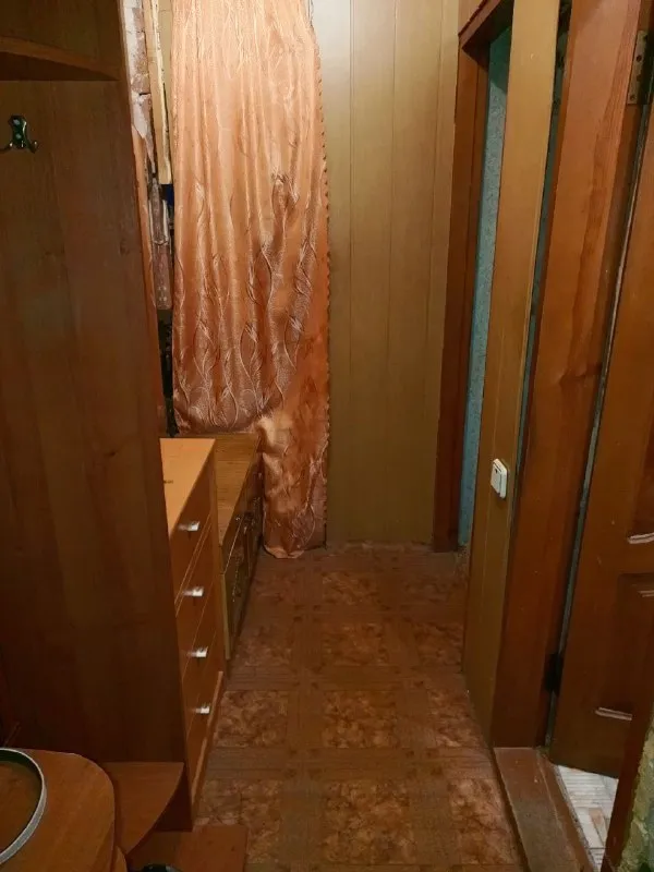 ⚡недвижимость днр⚡ ‼️продажа квартиры‼️ 🏡продам однокомнатную квартиру 🗺г. макеевка днр (бажанова) ✅этажность–2/3 жилого дома ✅общая площадь– 30.2 м2 ✅в квартире установлено автономное отопление одноконтурный котёл, новые радиаторы, трубы, колонка, установлен новый электрический счётчик (осталось сделать разводку) ✅в ванной установлен, но ещё не подключен теплый пол в ванной хороший ремонт с дорогой плиткой, счетчик на воду и газ ✅в зале установлен кондиционер балкон и окно выходит во двор на дк ✅пластиковые окна, застеклённый балкон ✅возле дома магазины, рядом остановки, детский садик, школа. 🔥собственник 💴цена: 2🍋500.000 ₽ ☎️+7(949) 372-89-14 анна 📨подписаться - фотография - 2