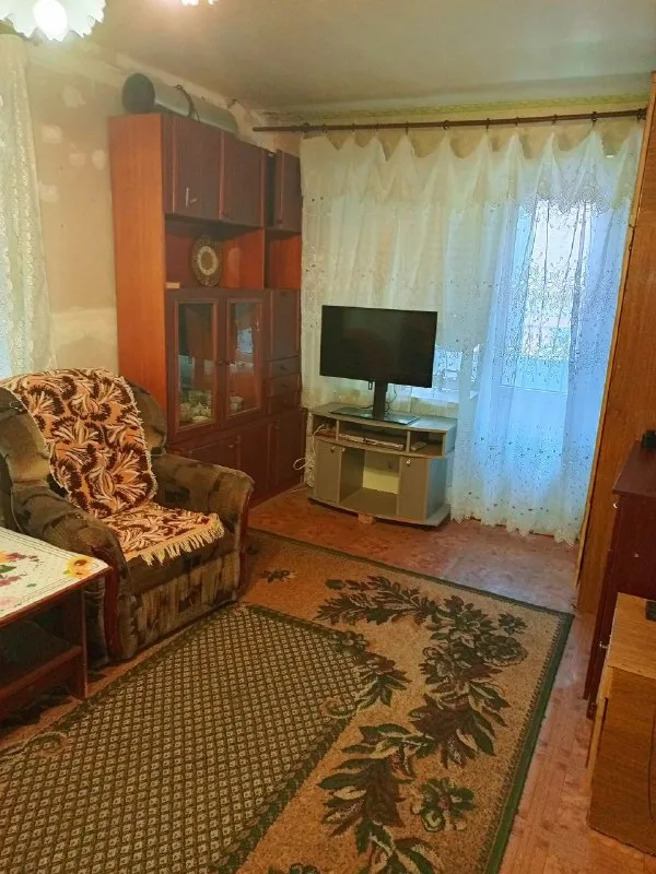 ⚡недвижимость днр⚡ ‼️продажа квартиры‼️ 🏡продам однокомнатную квартиру 🗺г. макеевка днр (бажанова) ✅этажность–2/3 жилого дома ✅общая площадь– 30.2 м2 ✅в квартире установлено автономное отопление одноконтурный котёл, новые радиаторы, трубы, колонка, установлен новый электрический счётчик (осталось сделать разводку) ✅в ванной установлен, но ещё не подключен теплый пол в ванной хороший ремонт с дорогой плиткой, счетчик на воду и газ ✅в зале установлен кондиционер балкон и окно выходит во двор на дк ✅пластиковые окна, застеклённый балкон ✅возле дома магазины, рядом остановки, детский садик, школа. 🔥собственник 💴цена: 2🍋500.000 ₽ ☎️+7(949) 372-89-14 анна 📨подписаться - фотография - 3