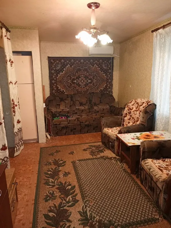 ⚡недвижимость днр⚡ ‼️продажа квартиры‼️ 🏡продам однокомнатную квартиру 🗺г. макеевка днр (бажанова) ✅этажность–2/3 жилого дома ✅общая площадь– 30.2 м2 ✅в квартире установлено автономное отопление одноконтурный котёл, новые радиаторы, трубы, колонка, установлен новый электрический счётчик (осталось сделать разводку) ✅в ванной установлен, но ещё не подключен теплый пол в ванной хороший ремонт с дорогой плиткой, счетчик на воду и газ ✅в зале установлен кондиционер балкон и окно выходит во двор на дк ✅пластиковые окна, застеклённый балкон ✅возле дома магазины, рядом остановки, детский садик, школа. 🔥собственник 💴цена: 2🍋500.000 ₽ ☎️+7(949) 372-89-14 анна 📨подписаться - фотография - 4