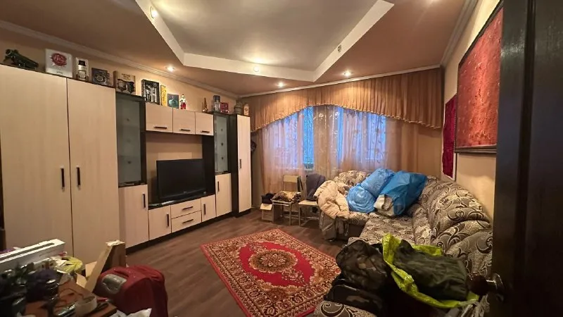 ⚡недвижимость днр⚡ ‼️продажа дома‼️ 🏡продается дом🗺г. донецк днр будённовский район 📍ориентир: буденновская автостанция ✅в доме три раздельные комнаты, кухня, прихожая и большой каминный зал. ✅отопление электрический и угольный котел ✅вода по графику, есть накопительный бак ✅в этом году выполнено утепление и отделка фасада плиткой амк ✅две сплит-системы мебель остаётся на территории приусадебный участник, плодовые деревья, виноград ✅беседка, баня новая, два гаража двор выложен плиткой 🔥собственник 💴цена: 11🍋000.000 ₽ ☎️+7(949) 304-68-31 📨подписаться - фотография - 6