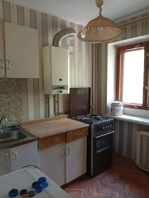 ⚡недвижимость днр⚡ ‼️продажа квартиры‼️ 🏡продается комнатная квартира в калининский район 🗺город донецк днр улица краснофлотская, 78 3/5, не угловая, дом кирпичный общая площадь квартиры 43.1 м2 ✅балкон застеклённый окна и балкон выходят на парк «гулливер». санузел совмещённый ✅вода по графику газовая колонка жилое состояние ✅рядом школа, детский садик, парк, детская областная больница, хорошая транспортная развязка, множество различных магазинов 🧾документы готовы 🔥собственник 💴цена: 4🍋900.000 руб. ☎️+7(949) 335-14-96 📨подписаться - фотография - 4