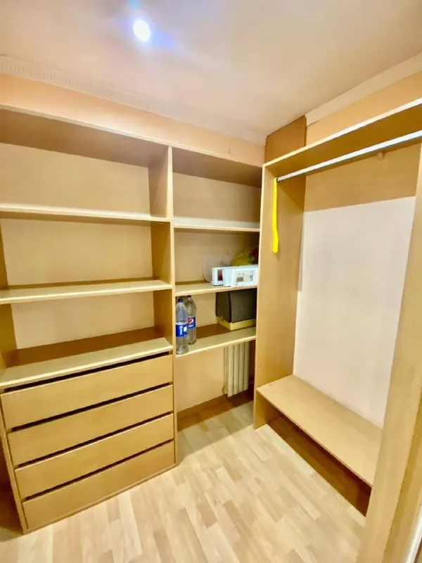 ⚡недвижимость донецк днр⚡ ‼️продажа квартиры‼️ 🏡продажа трехкомнатная квартира 🗺г. донецк днр ворошиловский район ул. 25 лет ркка 5 🌇центр города донецка ✅этажность–2/9 жилого дома ✅описание: - большой двор с детской площадкой и парковочными местами под авто - в шаговой доступности школы, детские сады, секции, магазины, общественный транспорт, больница, церковь - фотография - 4