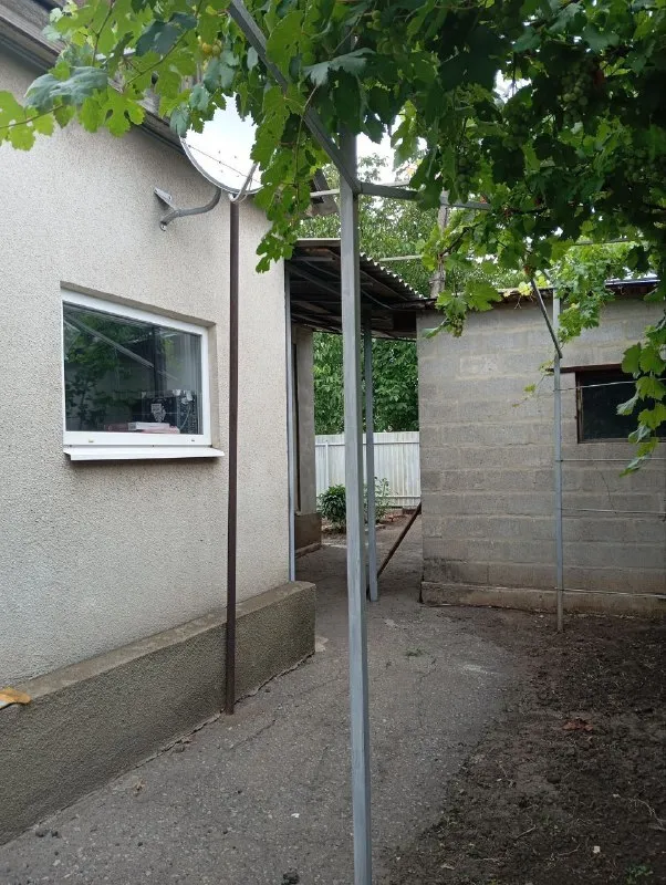 ⚡недвижимость харцызск днр⚡ ‼️продажа дома‼️ 🏡продажа дома в г. харцызск площадь 80 м2, дом утеплен, 6 соток земли земля приватизирована ✅центральная канализация пластиковые окна, газ-колонка во дворе колодец, от колодца проведены трубы в дом для подачи воды ✅большой гараж вся мебель остается в доме 🧾документы готовы 🔥собственник 💴цена: 3🍋500.000₽ рублей ☎️только звонить; 📲+7(949) 449-00-86 недвижимость днр - фотография - 1