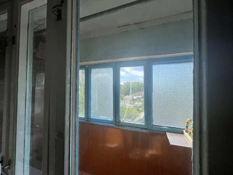 ⚡недвижимость донецк днр. ⚡ ‼️продажа квартиры‼️ 🏡продажа трехкомнатной квартиры. г. донецк кировский район днр. 📍ориентир: 19 шахта мкр-н текстильщик. ✅общая площадь–47,8 м2. ✅этажность–4/5 жилого дома. 💬продам квартиру с раздельными комнатами с частичным ремонтом, ✅металлопластиковые окна, балкон застеклен дерево. ✅квартира угловая. продажа с мебелью и бытовой техникой. 📰документы в росреестре. 💳цена: 4🍋450.000 млн. рубл. ‼️торг. 📞все подробности по тел; 📲☎️+7(949) 419-42-08 📨подписаться - фотография - 5