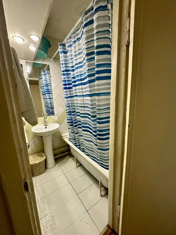 ⚡недвижимость донецк днр. ⚡ ‼️продажа квартиры‼️ 🏡продажа трехкомнатной квартиры. г. донецк кировский район днр. 📍ориентир: 19 шахта мкр-н текстильщик. ✅общая площадь–47,8 м2. ✅этажность–4/5 жилого дома. 💬продам квартиру с раздельными комнатами с частичным ремонтом, ✅металлопластиковые окна, балкон застеклен дерево. ✅квартира угловая. продажа с мебелью и бытовой техникой. 📰документы в росреестре. 💳цена: 4🍋450.000 млн. рубл. ‼️торг. 📞все подробности по тел; 📲☎️+7(949) 419-42-08 📨подписаться - фотография - 7