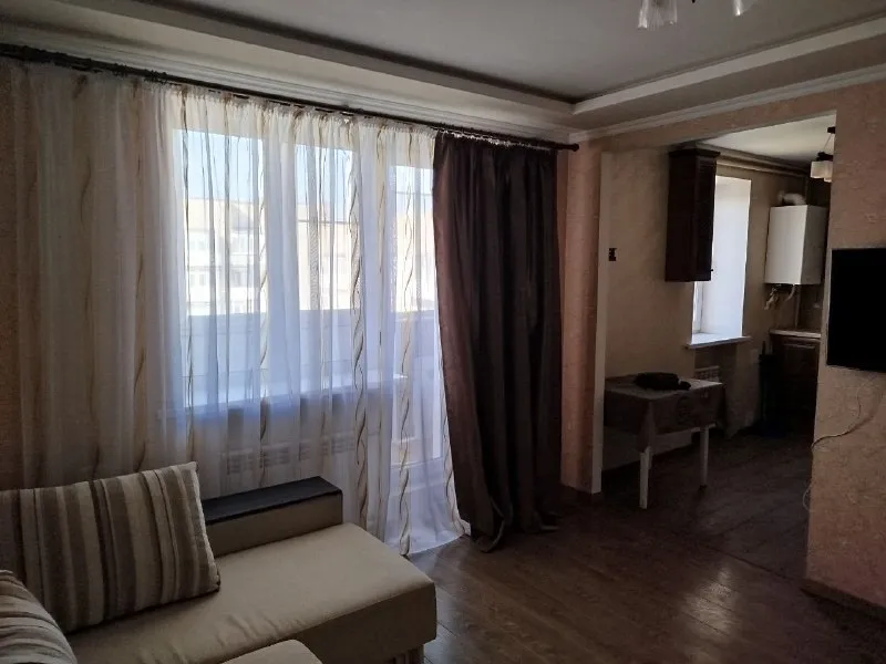 ⚡недвижимость донецк днр. ⚡ ‼️продажа квартиры‼️ 🏡продажа однокомнатной квартиры. 🌏город: донецк. днр. 🌇район: ленинский. 📍ул. куйбышева. ✅этажность–9/9 жилого дома. ✅продается 1-х однокомнатная квартира с мебелью и техникой. ✅дом кирпичный, построен в 2005г. ✅в квартире газовое автономное отопление, вода по графику. 🔥собственник. 💳цена: 3🍋700.000₽ млн. рублей. 📞подробности по тел; 📲☎️+7(949) 421-34-77 евгений. 📨подписаться - фотография - 6