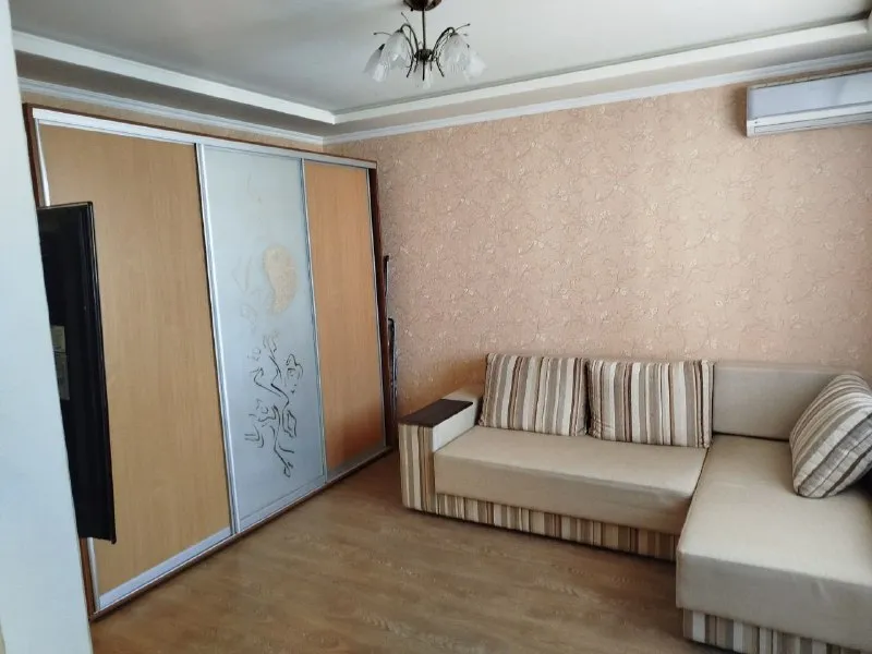 ⚡недвижимость донецк днр. ⚡ ‼️продажа квартиры‼️ 🏡продажа однокомнатной квартиры. 🌏город: донецк. днр. 🌇район: ленинский. 📍ул. куйбышева. ✅этажность–9/9 жилого дома. ✅продается 1-х однокомнатная квартира с мебелью и техникой. ✅дом кирпичный, построен в 2005г. ✅в квартире газовое автономное отопление, вода по графику. 🔥собственник. 💳цена: 3🍋700.000₽ млн. рублей. 📞подробности по тел; 📲☎️+7(949) 421-34-77 евгений. 📨подписаться - фотография - 7