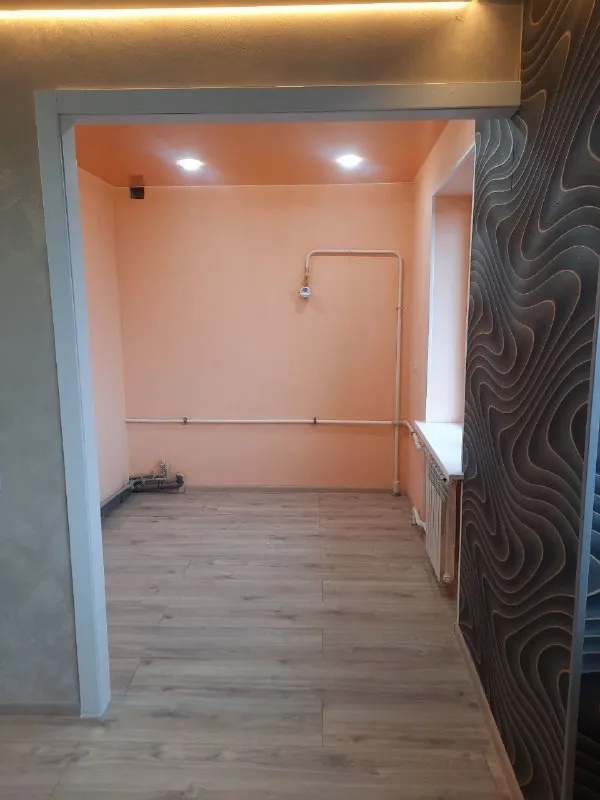 недвижимость мариуполь днр. ⚡ ‼️продажа квартиры‼️ 🏡продажа однокомнатной квартиры. 🌏город: мариуполь. днр. 📍проспект победы 78. 💬продам 1-к кв. студия 33 м2, 5 этаж. ремонт 2024 г. ✅удобное расположение. рядом школы, садики, больница, ✅парк, рынки, магазины. в 15 минутах ходьбы к морю. 🔥собственник. 💳цена: 3🍋200.000₽ млн. рубл. 📞все вопросы по тел; 📲☎️+7(949) 709-49-61 николай. 📨подписаться - фотография - 2