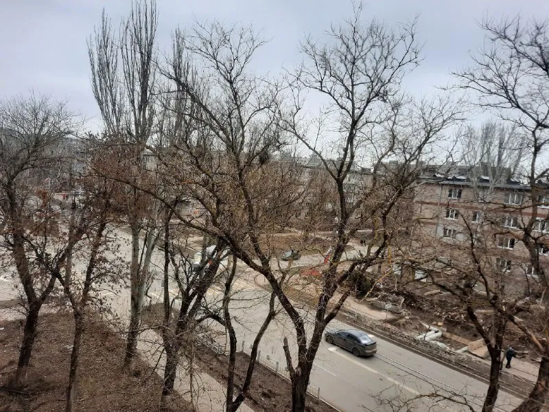 недвижимость мариуполь днр. ⚡ ‼️продажа квартиры‼️ 🏡продажа однокомнатной квартиры. 🌏город: мариуполь. днр. 📍проспект победы 78. 💬продам 1-к кв. студия 33 м2, 5 этаж. ремонт 2024 г. ✅удобное расположение. рядом школы, садики, больница, ✅парк, рынки, магазины. в 15 минутах ходьбы к морю. 🔥собственник. 💳цена: 3🍋200.000₽ млн. рубл. 📞все вопросы по тел; 📲☎️+7(949) 709-49-61 николай. 📨подписаться - фотография - 5