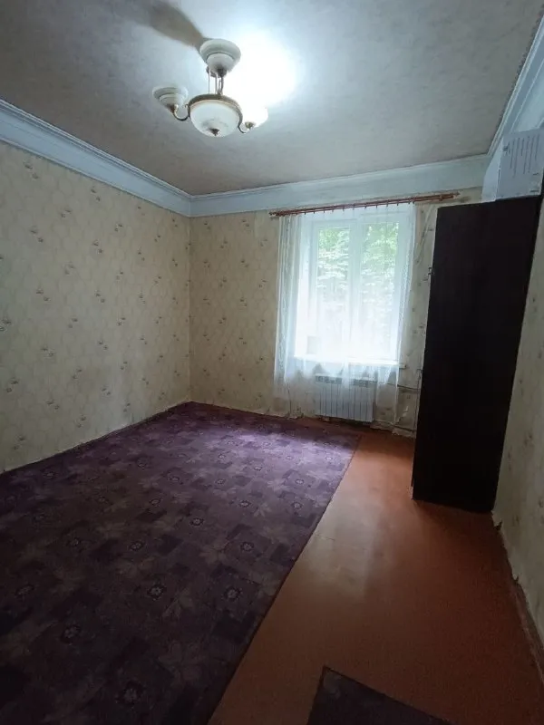 продам однокомнатную квартиру 🌇г. макеевка, ул. депутатская. 📍 ✅сталинка, квартира  29.5 м2. ✅пластиковые окна ✅ пластиковые трубы ✅ 2/4 этаж ⛽ газовая колонка ✅ высокие потолки ✅ мебель остается ✅ металлические двери ✅рядом остановка, магазины, школа, садик 💰цена 1.8 млн. ₽ торг 📲☎+7949-416-89-33 евгений ан терем подписаться | дать объявление - фотография - 2