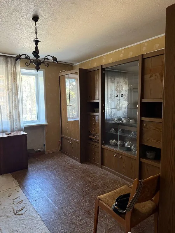 продам 2 ком квартиру буденновский район ул кедрина 14 2/9 этаж общая площадь 48м2 вода круглосуточно !!! отличное месторасположение рядом рынки, садики, школы, магазины две раздельные комнаты, ванна и балкон -сделан ремонт кондиционер, машинка автомат, шкафы, кровать в квартире все остаётся документы готовы 4 000 000₽ +79494113097 алина @as_01vva telegram - фотография - 3