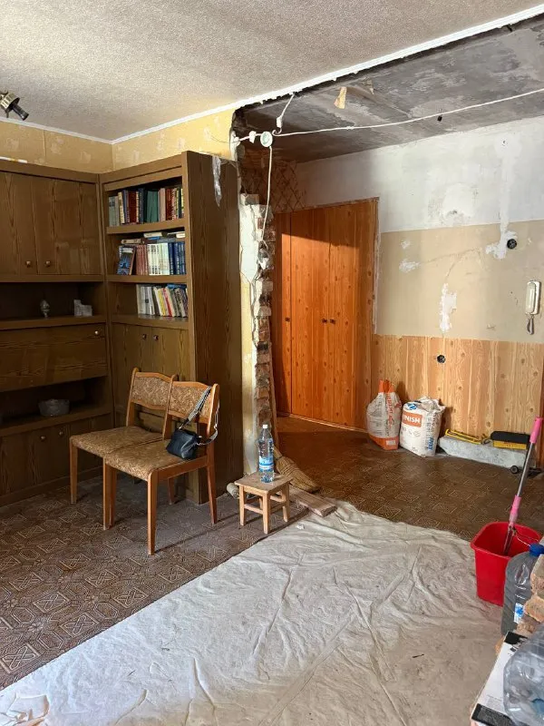 продам 2 ком квартиру буденновский район ул кедрина 14 2/9 этаж общая площадь 48м2 вода круглосуточно !!! отличное месторасположение рядом рынки, садики, школы, магазины две раздельные комнаты, ванна и балкон -сделан ремонт кондиционер, машинка автомат, шкафы, кровать в квартире все остаётся документы готовы 4 000 000₽ +79494113097 алина @as_01vva telegram - фотография - 4