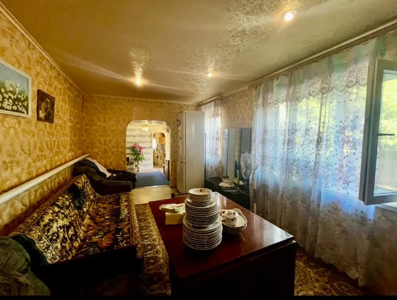 ‼️аренда дома‼️ 🏡аренда комн дома + гараж. 🗺ориентир: кировский пивзавод-семашко г. донецк днр кировский район ✅сдам дом со всей мебелью и техникой долгосрочно от 6 месяцев ✅приоритет: семья с детьми, 2 мужчины итр по усмотрению 💦вода согласно графика района 1/3 дня, бойлер, газовое отопление, душ. кабина место отдыха во дворе ‼️долгосрочная аренда‼️ 💴цена: 30.000₽ + свет, вода, газ ☎️+7(949)419-42-08 ан 📨подписаться - фотография - 5