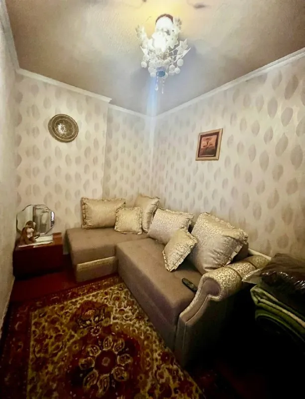 ‼️аренда дома‼️ 🏡аренда комн дома + гараж. 🗺ориентир: кировский пивзавод-семашко г. донецк днр кировский район ✅сдам дом со всей мебелью и техникой долгосрочно от 6 месяцев ✅приоритет: семья с детьми, 2 мужчины итр по усмотрению 💦вода согласно графика района 1/3 дня, бойлер, газовое отопление, душ. кабина место отдыха во дворе ‼️долгосрочная аренда‼️ 💴цена: 30.000₽ + свет, вода, газ ☎️+7(949)419-42-08 ан 📨подписаться - фотография - 6