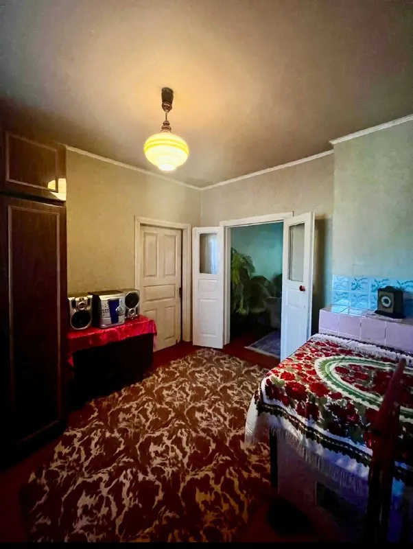 ‼️аренда дома‼️ 🏡аренда комн дома + гараж. 🗺ориентир: кировский пивзавод-семашко г. донецк днр кировский район ✅сдам дом со всей мебелью и техникой долгосрочно от 6 месяцев ✅приоритет: семья с детьми, 2 мужчины итр по усмотрению 💦вода согласно графика района 1/3 дня, бойлер, газовое отопление, душ. кабина место отдыха во дворе ‼️долгосрочная аренда‼️ 💴цена: 30.000₽ + свет, вода, газ ☎️+7(949)419-42-08 ан 📨подписаться - фотография - 8