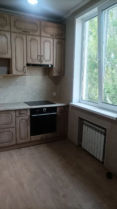 сдам квартиру. от хозяина. трехкомнатная квартира 🌇кв. п. восточный г. макеевка📍 ✅в хорошем состоянии, вся необходимая мебель и техника есть. 💦вода круглосуточно. 💰стоимость 40 000₽ + к/у. 📲☎️+7-949-391-70-93 📲☎️+7-949-081-64-57 оксана подписаться  |  дать объявление - фотография - 6