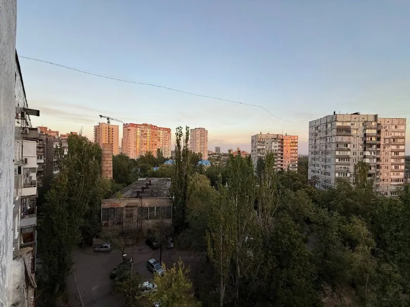 ☎️+79496455686 продажа однокомнатной - квартиры в ворошиловский районе донецка‼️ - мира 1 ‼️ расположена в девятиэтажном доме, на восьмом этаже‼️ документы полностью готовы к сделке‼️ собственник в донецке‼️ 📌вода согласно графику 📌квартира теплая насыщенная инфраструктура: - детские сады; - школы; - продуктовые магазины; - супермаркет 👌развитая транспортная развязка в любую точку города. остановки маршрутного такси в шаговой доступности. цена 2 800 000 руб ☎️+79496455686 - фотография - 3