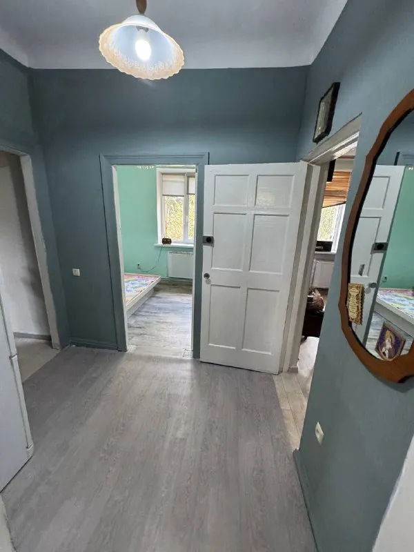 сдаётся уютный 3-комнатный дом 🌇в макеевке, кировский район (7 минут от плеханово). 📍 ✅общая площадь 60 кв. м: 3 жилые комнаты, кухня, санузел. всё для комфорта: - двухконтурный котёл, бойлер 350 л, стиральная машина, холодильник, посуда. удобное расположение: рядом школа, магазины, остановка. 💰аренда 30 000 ₽ + к/у. ☎️+79493418412, лилия ан терем подписаться | дать объявление - фотография - 7