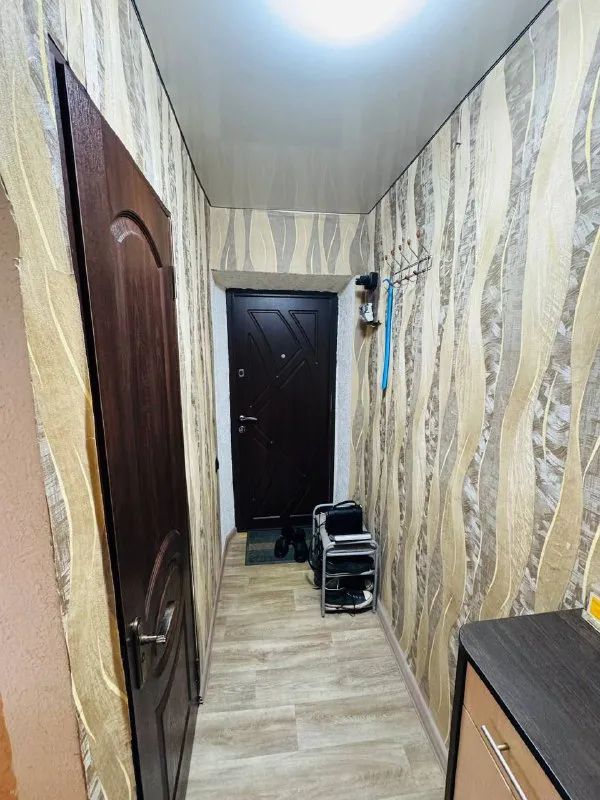 продам 3-х комнатную квартиру 🌇макеевка, центр, 6 микрорайон ( напротив велюра)📍 💦вода круглосуточно... - фотография