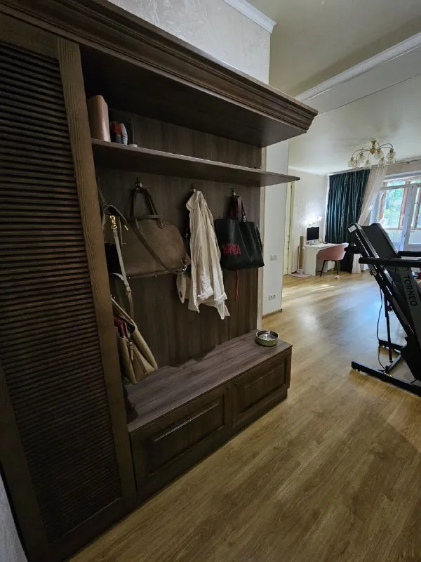 ‼️продажа квартиры‼️ 🏡продам двухкомнатная квартира с мебелью и техникой в центре донецка 🗺г. донецк днр калининский район 📍ориентир: калининской рынок, ресторан «молдова» ✅этажность–2/2 жилого дома ✅общая площадь–44,6 м2 ✅выполнен ремонт, с заменой коммуникаций ✅зелёный, уютный двор с детской площадкой, тихие соседи 🚘рядом с домом парковка, хорошая транспортная развязка ✅рядом школы, садики, стоиатология, административные здания 🔥собственник ☎️+7(949) 424-93-25 татьяна 💴цена: 5🍋500.000 руб. ‼️торг недвижимость днр - фотография - 2