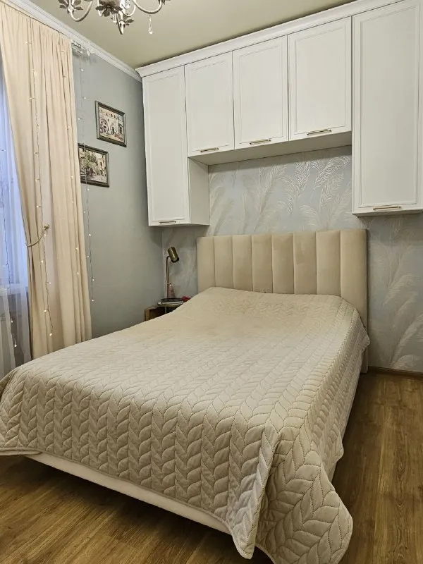 ‼️продажа квартиры‼️ 🏡продам двухкомнатная квартира с мебелью и техникой в центре донецка 🗺г. донецк днр калининский район 📍ориентир: калининской рынок, ресторан «молдова» ✅этажность–2/2 жилого дома ✅общая площадь–44,6 м2 ✅выполнен ремонт, с заменой коммуникаций ✅зелёный, уютный двор с детской площадкой, тихие соседи 🚘рядом с домом парковка, хорошая транспортная развязка ✅рядом школы, садики, стоиатология, административные здания 🔥собственник ☎️+7(949) 424-93-25 татьяна 💴цена: 5🍋500.000 руб. ‼️торг недвижимость днр - фотография - 3