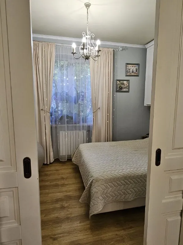 ‼️продажа квартиры‼️ 🏡продам двухкомнатная квартира с мебелью и техникой в центре донецка 🗺г. донецк днр калининский район 📍ориентир: калининской рынок, ресторан «молдова» ✅этажность–2/2 жилого дома ✅общая площадь–44,6 м2 ✅выполнен ремонт, с заменой коммуникаций ✅зелёный, уютный двор с детской площадкой, тихие соседи 🚘рядом с домом парковка, хорошая транспортная развязка ✅рядом школы, садики, стоиатология, административные здания 🔥собственник ☎️+7(949) 424-93-25 татьяна 💴цена: 5🍋500.000 руб. ‼️торг недвижимость днр - фотография - 4